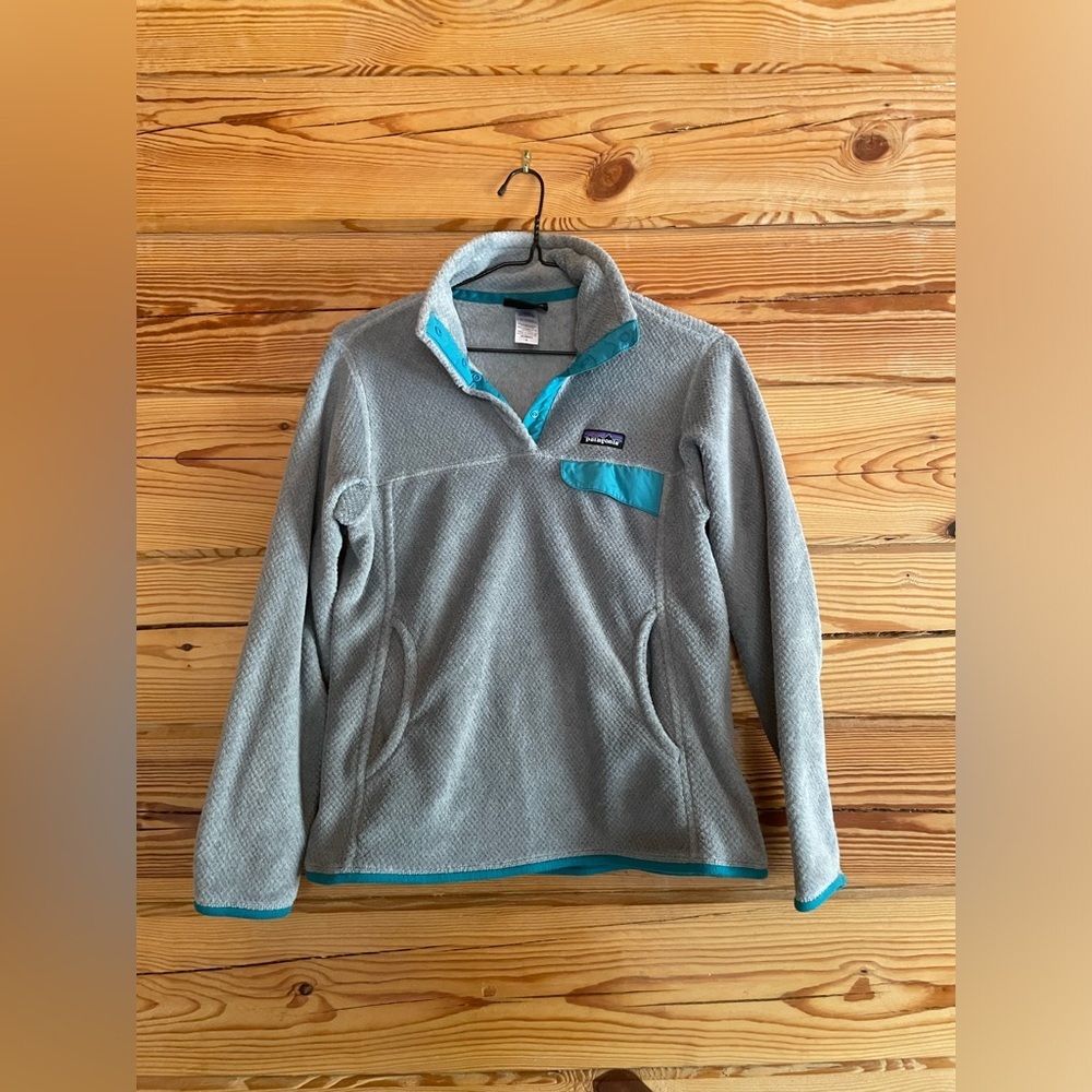 Patagonia Gray Fleece Pullover with Teal Accents